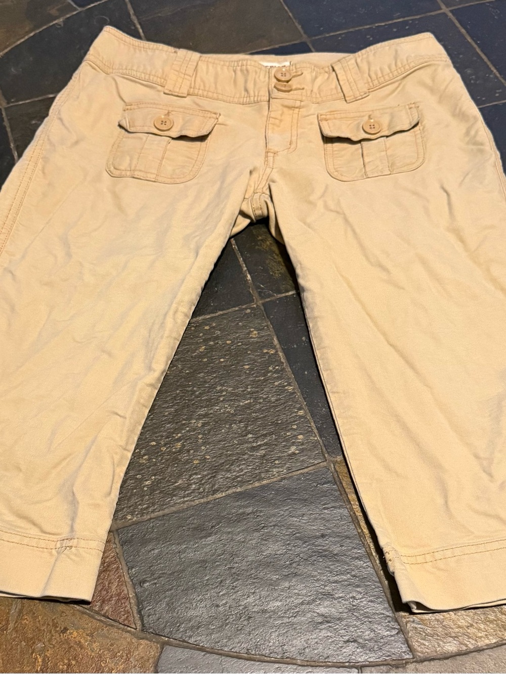 Aeropostale Beige Cropped Capris